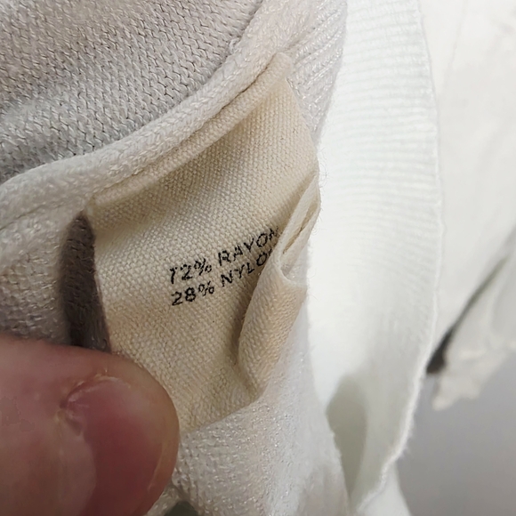 Marled White Sweater with Black Heart Accents Size Extra Small - Picture 5 of 5